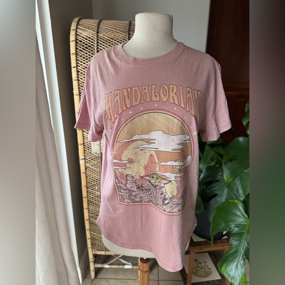 Pink Mandalorian Graphic T-Shirt marvel Disney Disneyland‎